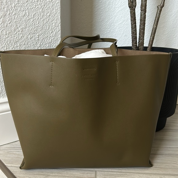 Everlane Handbags - Rare! Everlane The Luxe Italian Leather Day Tote